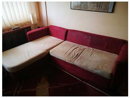canapea cu pete inainte de curatare